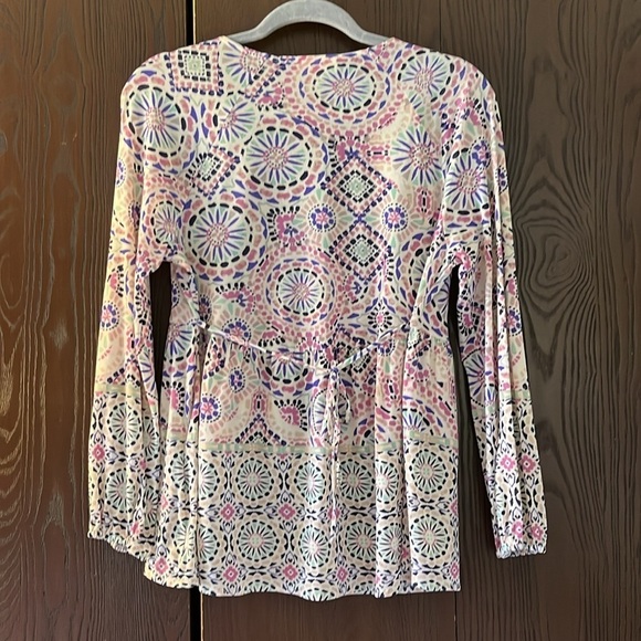 Style & Co. long sleeved, lightweight top. White multi-colored. Size PMedium - Picture 6 of 8